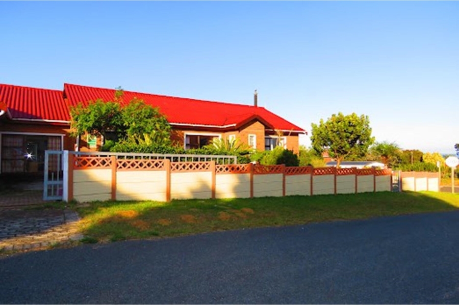 4 Bedroom Property for Sale in Palmiet Western Cape